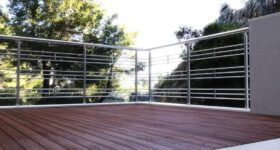 m8100-horizontal-bars-balcony.tmb-864x468